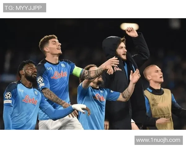 欧冠激战：那不勒斯逆转里昂全场沸腾转会风波再起