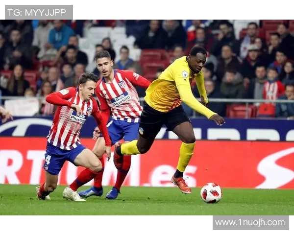 西甲激战曼联大胜莱比锡帽子戏法引发争议判罚热议